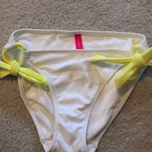 NWOT Victoria Secret white bikini bottoms